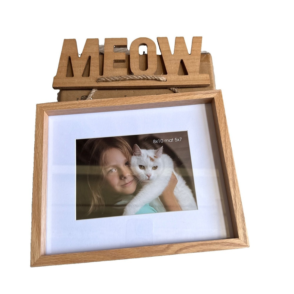 NWOT Wooden "Meow" Cat Wall Sign With Hanging Picture Frame 8x10